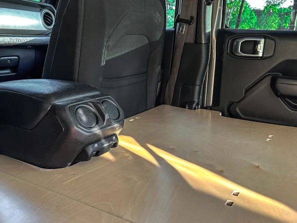 Bed_in_jeep_wrangler_jl