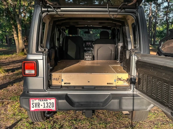 Cargo_drawer_and_sleeping_platform_for_jeep_wrangler_jl