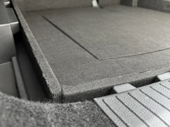 Closed storage box for nissan rogue